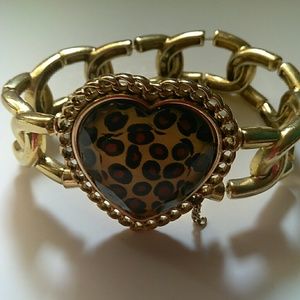 💋Betsy Johnson stretch braclet